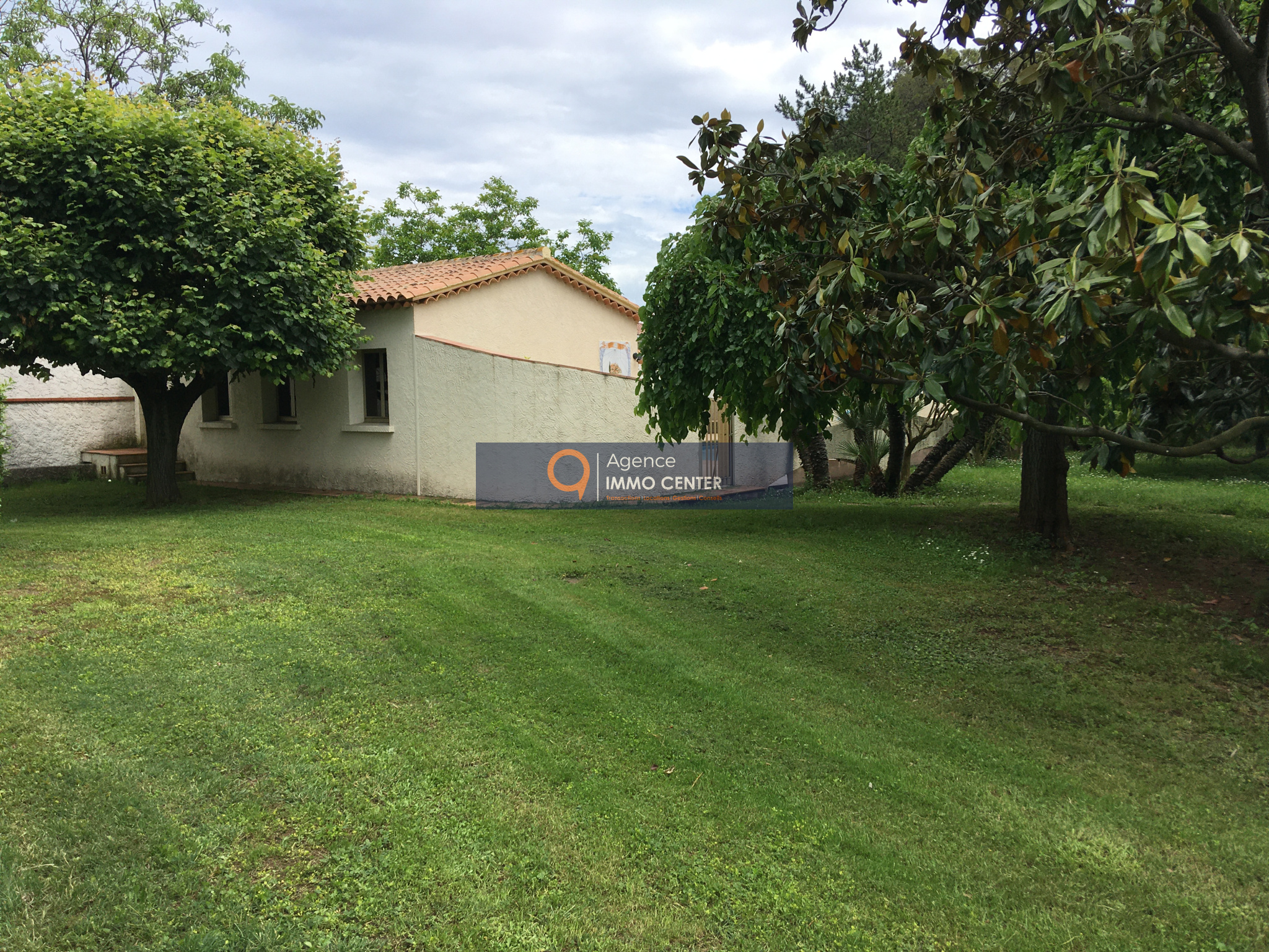 SollièsPont vente Magnifique terrain a bâtir 1235m² Plein centre ville Immo Center SollièsPont vente Magnifique terrain a bâtir 1235m² Plein centre ville Immo Center