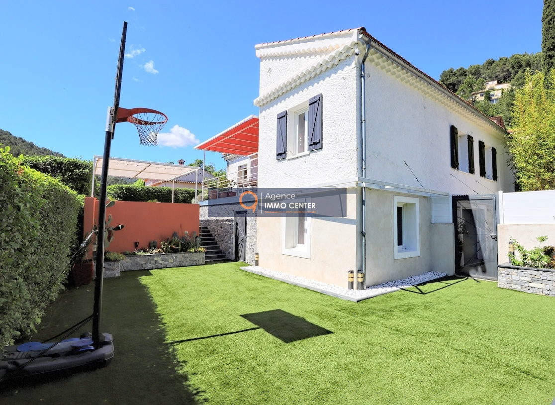 Vente Maison 160m² 5 Pièces à Solliès-Toucas (83210) - Immo Center